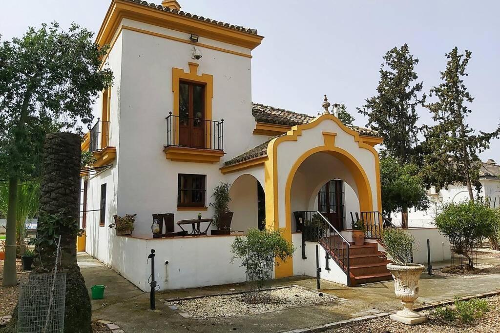 Вилла Cortijo San Jose Севилья Экстерьер фото