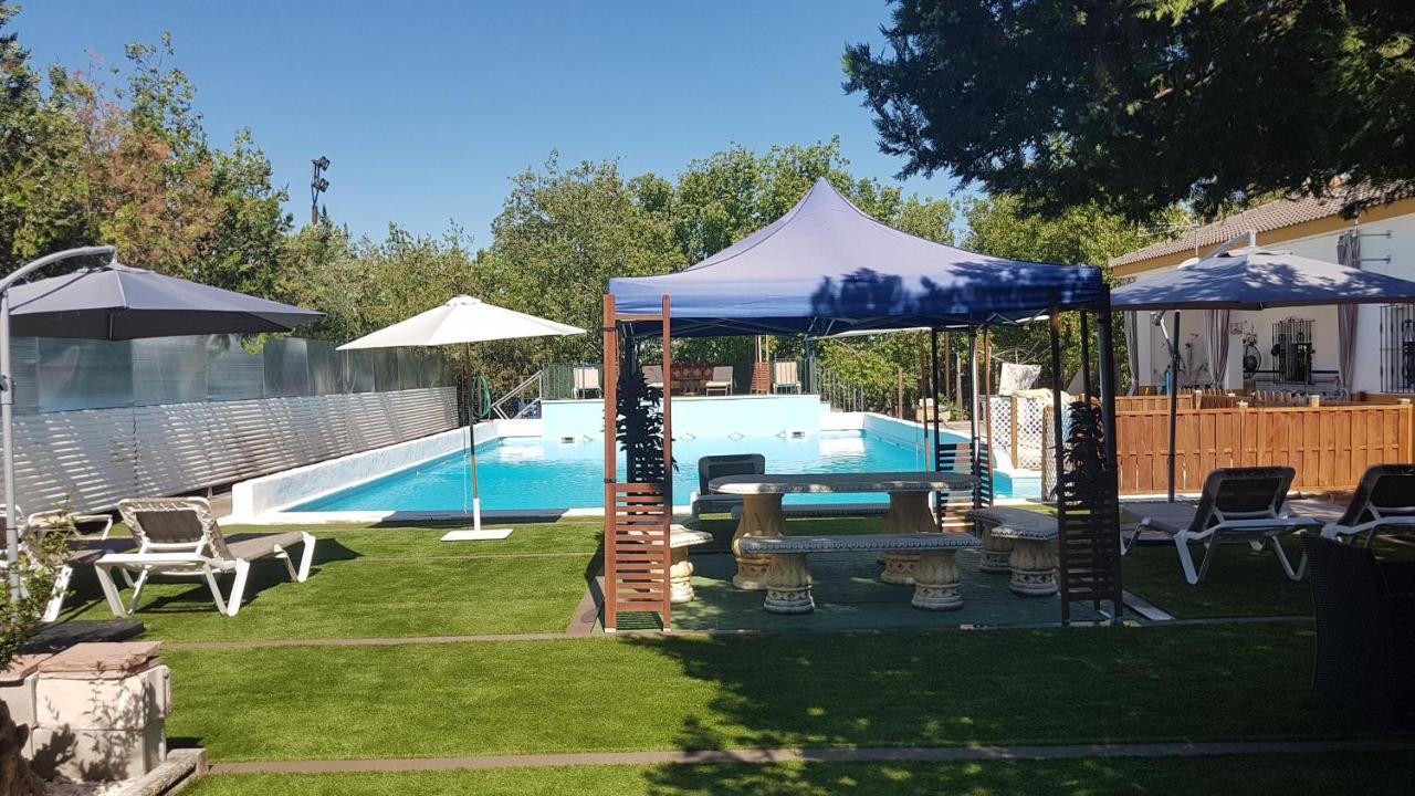 Вилла Cortijo San Jose Севилья Экстерьер фото